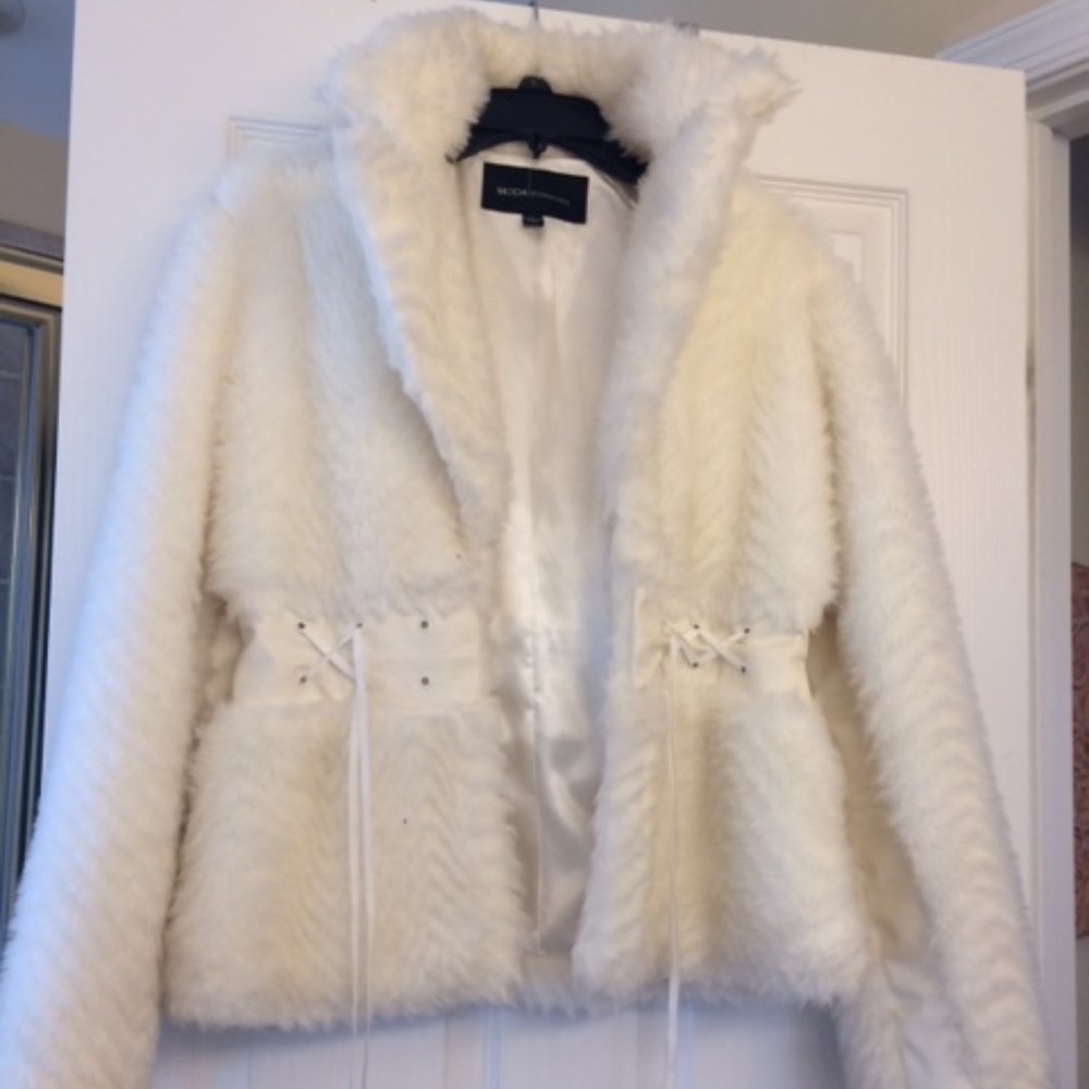 MODA FAUX FUR CREME /WHITE JACKET